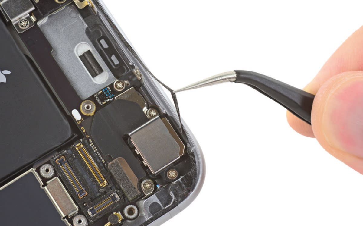 Apple made the iPhone 6s nearly waterproof and didn't tell anyone
