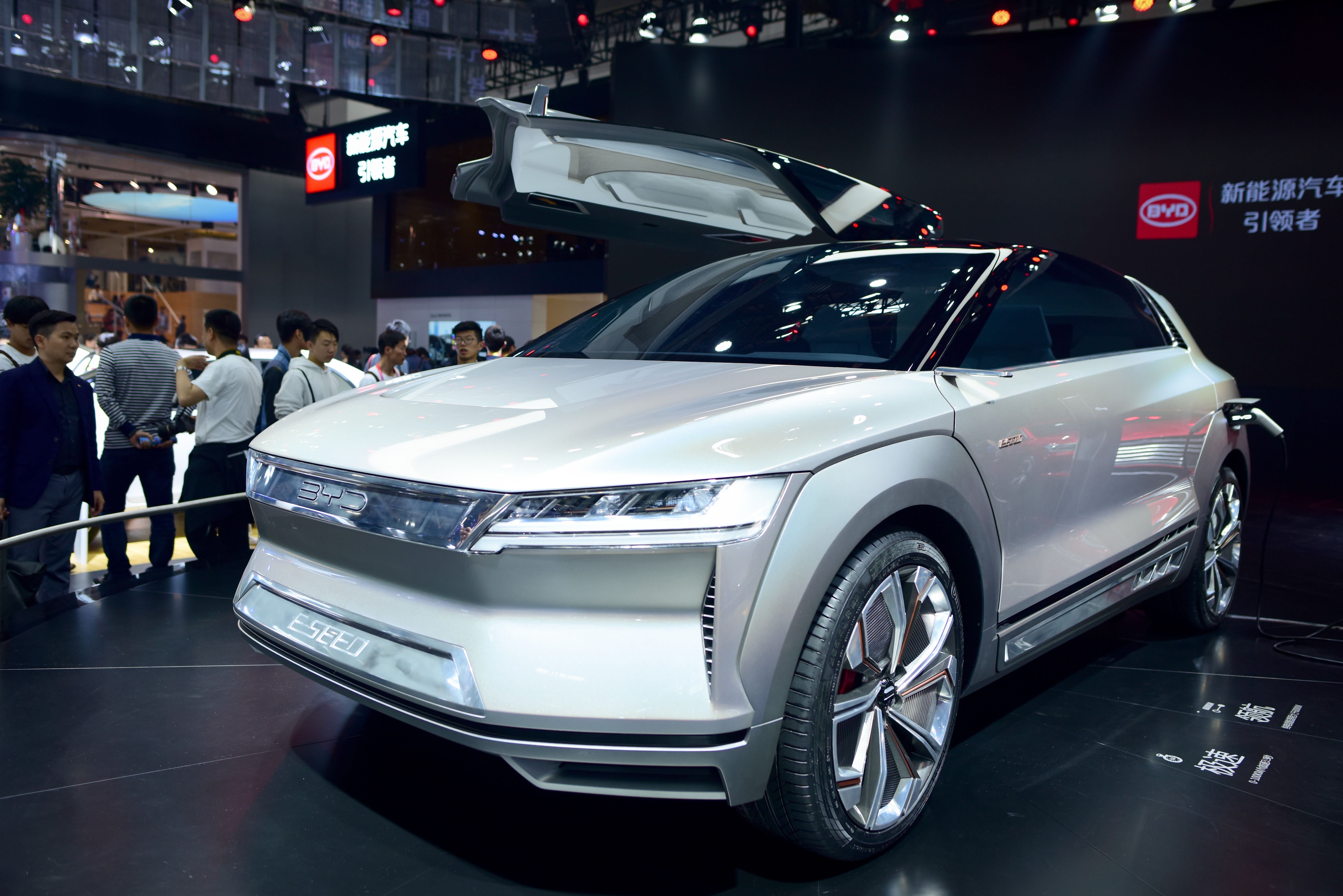 Warren Buffett Has Made a Killing Off China's Biggest Electric Car Maker