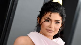 Kylie Jenner just showed off her toned abs in a $176 legging set from Alo Yoga