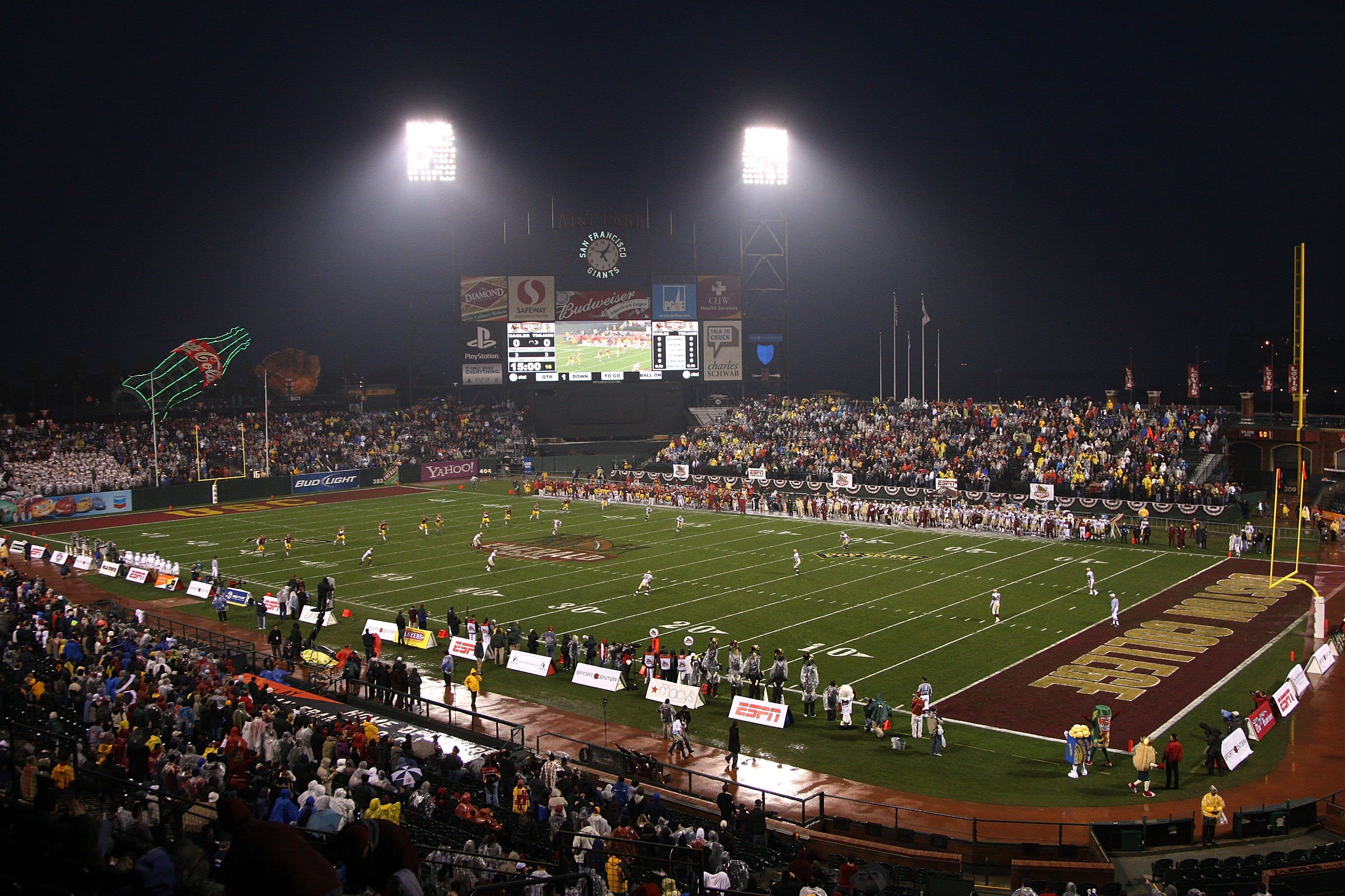 Raiders reportedly talking about spending 2019 at AT&T Park3000 x 2000