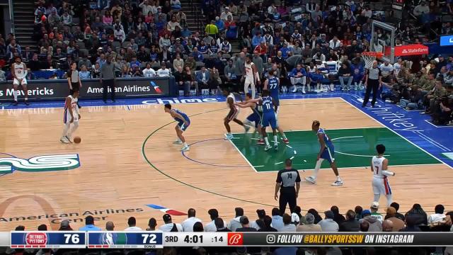 Jaden Ivey with an and one vs the Dallas Mavericks