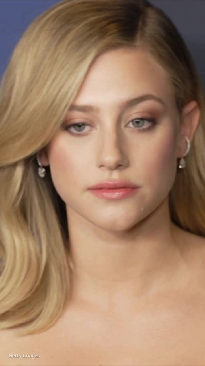 Riverdale Star Lili Reinhart Admits To Feeling Insecure During Braunderwear Scenes Video 