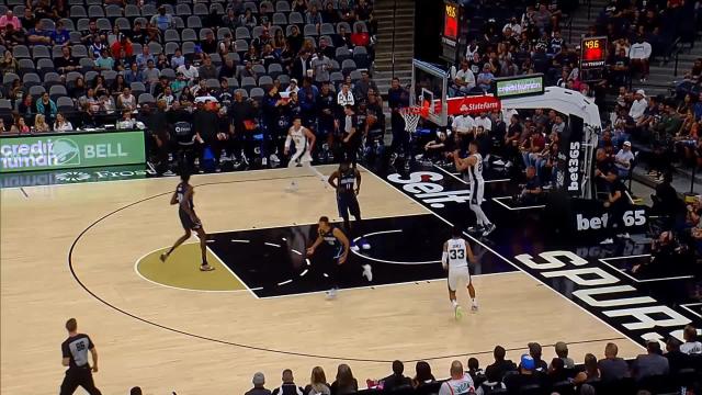 R.J. Hampton with a 2-pointer vs the San Antonio Spurs