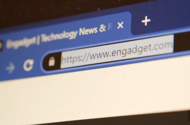 Google Chrome will once again show a website's full URL