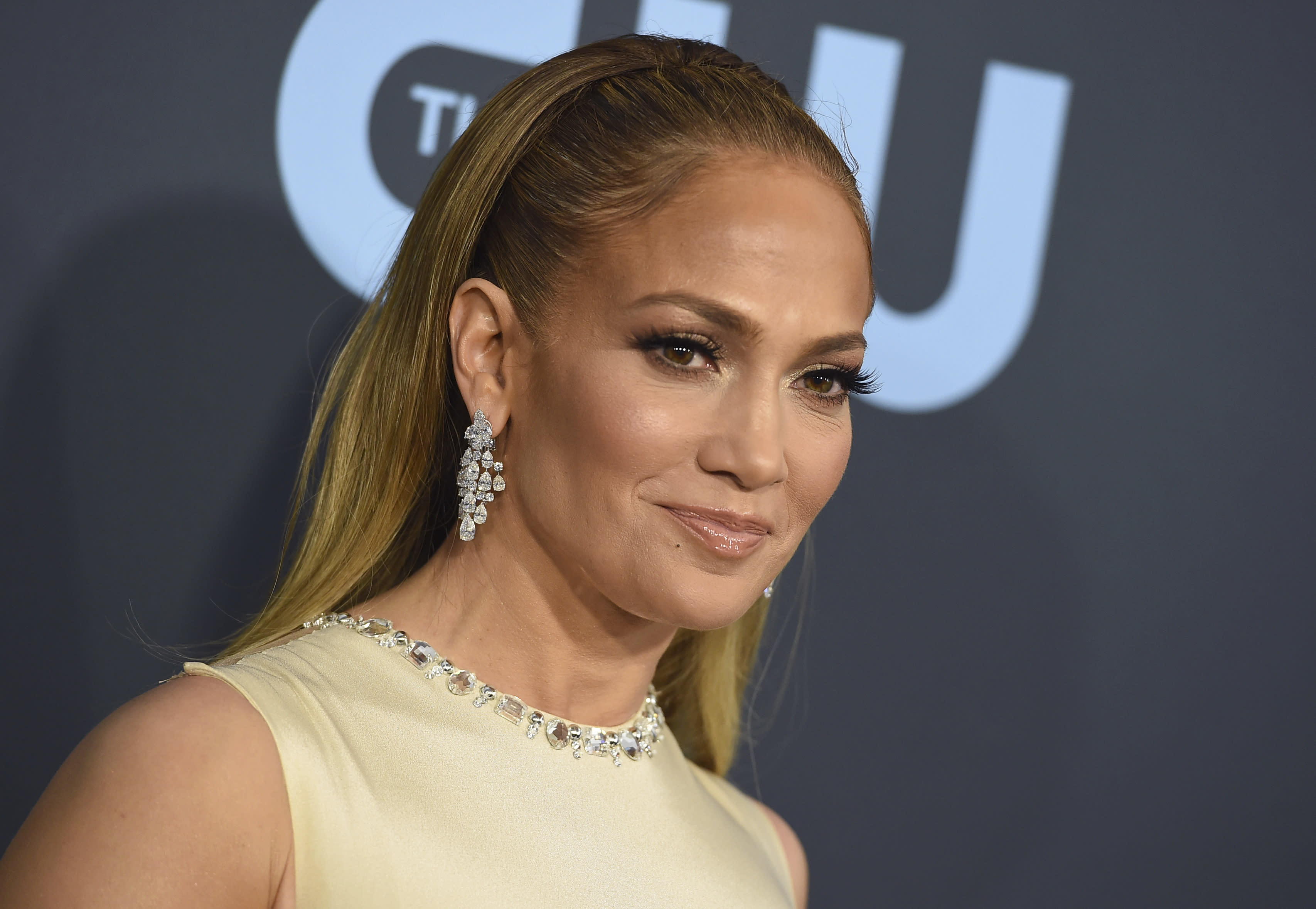 Jennifer Lopez Is Launching A Beauty Line 