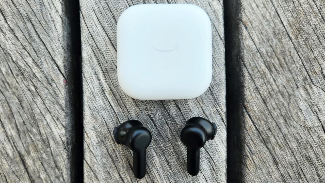 Apple's new AirPods Pro 2 return to all-time low at $200 ahead of the  holidays (Save $49)