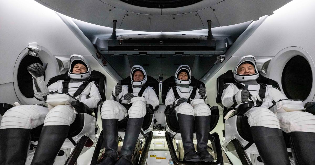 تعود مهمة SpaceX’s Crew-5 بأمان إلى الأرض بعد خمسة أشهر في الفضاء