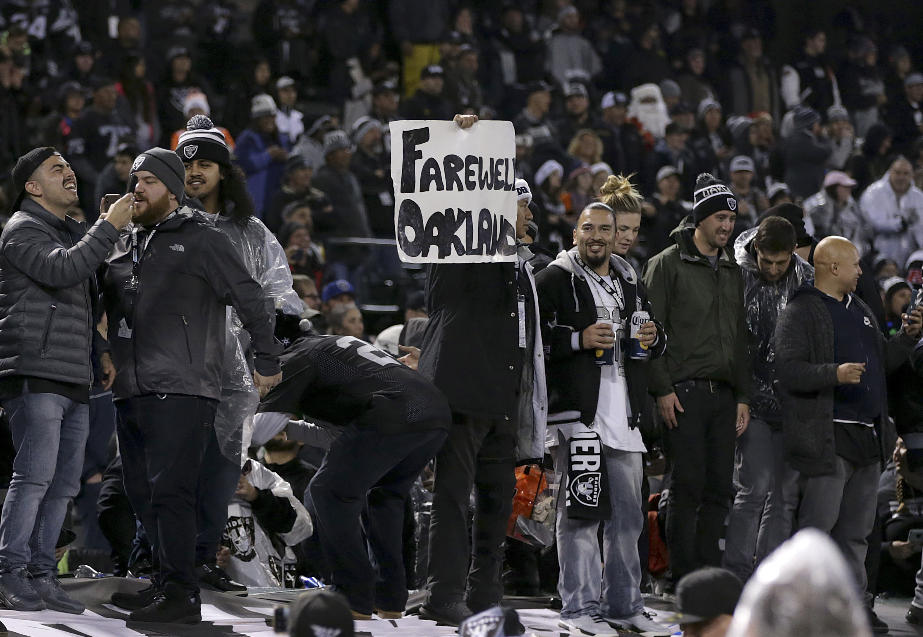 Raiders, Tottenham might share London stadium in 2019