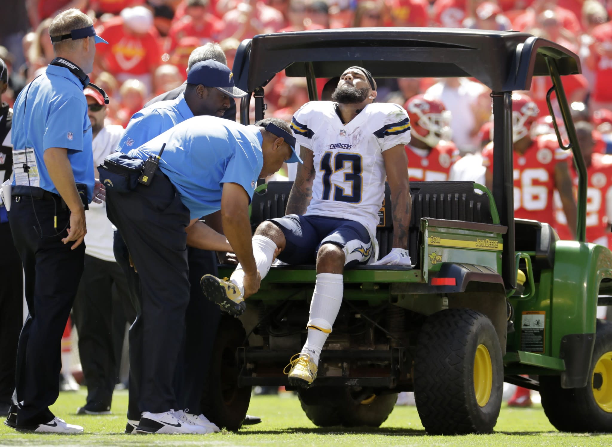 Chargers' WR Keenan Allen carted off with serious knee injury