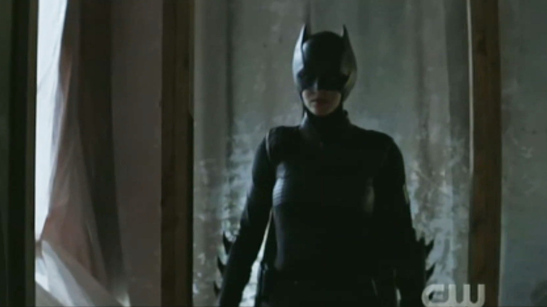 Batwoman Breaks New Ground With First Out Lesbian Superhero Lead Video 4646