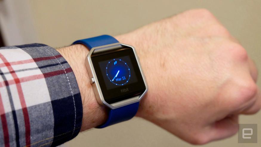 Monarch Conflict boerderij Fitbit Blaze review: A smartwatch in looks only | Engadget