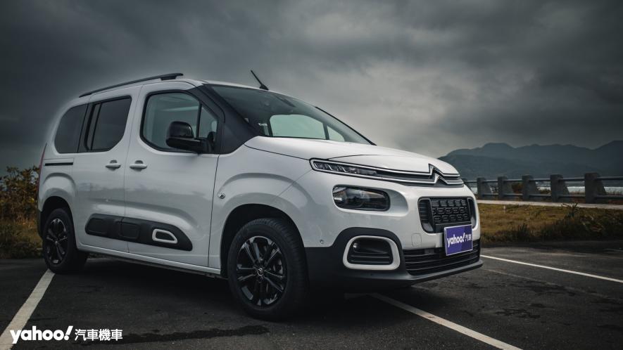 2023 Citroën Berlingo Feel M五人座Modutop全景玻璃車頂試駕！潮玩生活的另一鉅獻？！ - 2