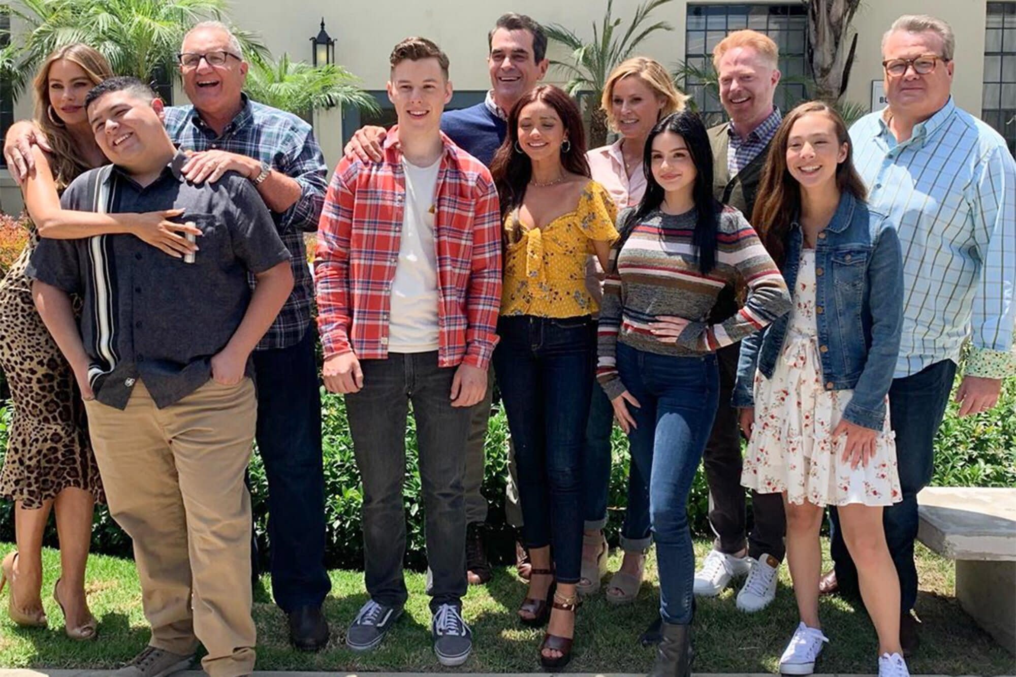 Modern Family Series Finale Won’t Have a ‘Flash Forward’ — But the Cast