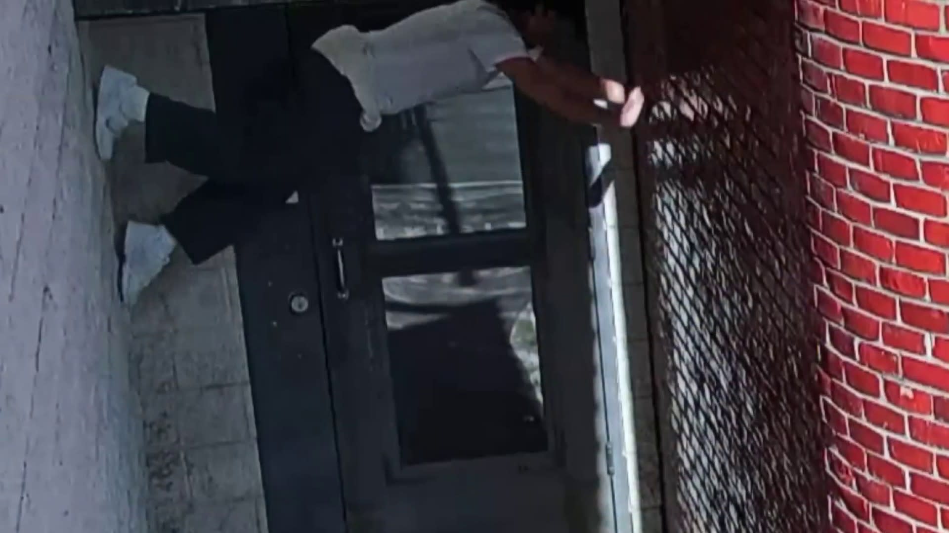 Video shows murderer escape from Pennsylvania prison by climbing between 2  walls