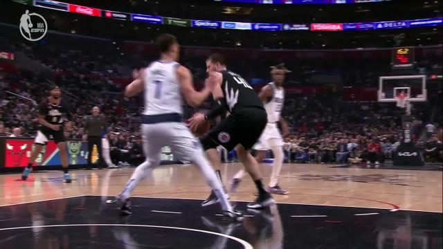 Ivica Zubac with an and one vs the Dallas Mavericks
