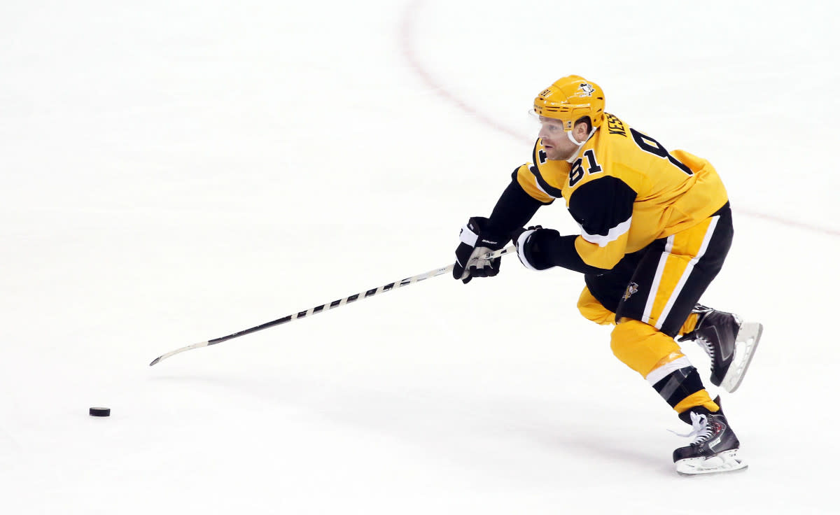 Former Penguins Player Wonders Why Phil Kessel Doesn't Have a PTO Offer