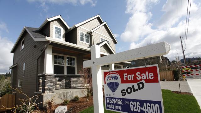 30-year fixed mortgage rates fall for first time in five weeks amid banking uncertainties