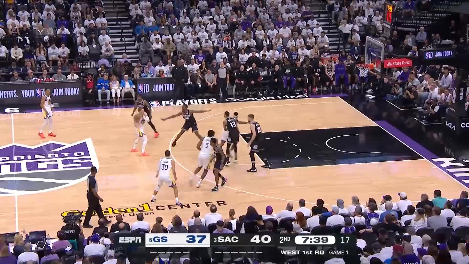 Donte DiVincenzo with an assist vs the Sacramento Kings