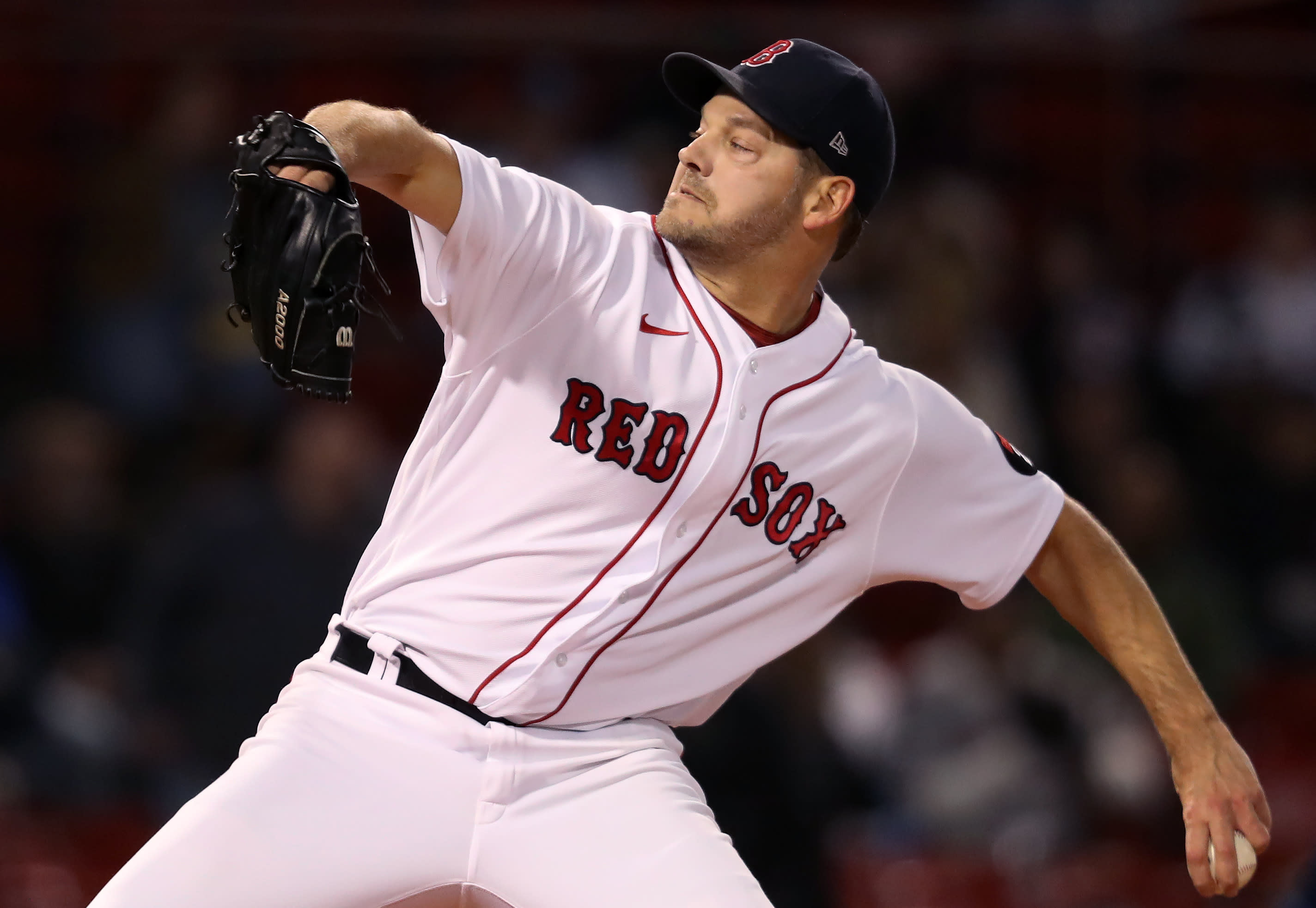 Red Sox sign veteran left-hander Rich Hill to minor-league deal