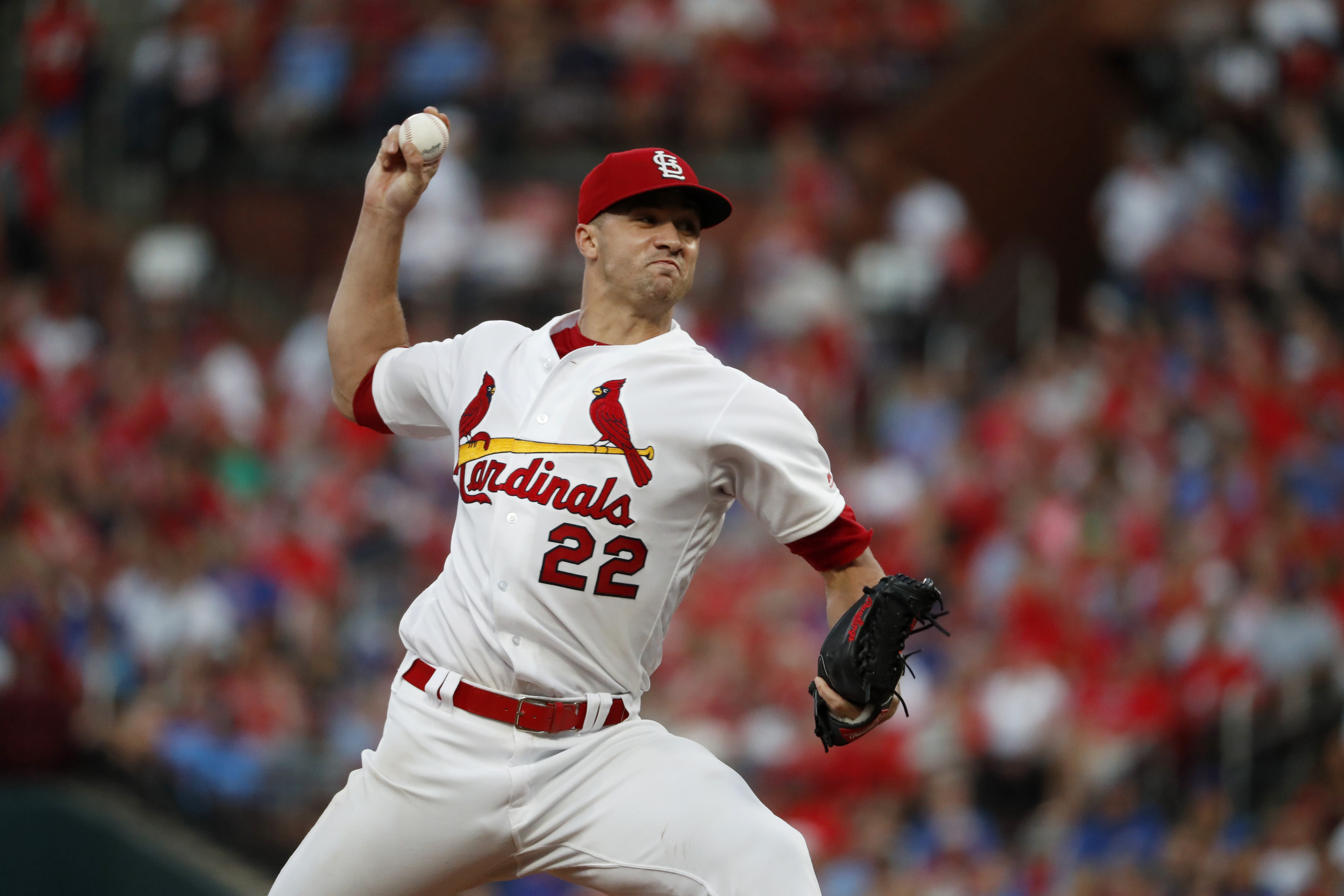 Cardinals beat Cubs 8-0, move into 1st place in NL Central
