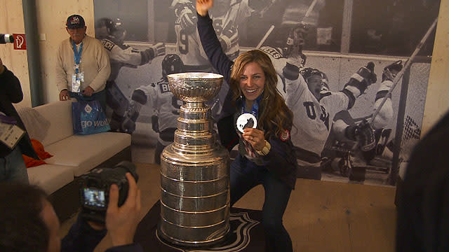Stanley Cup comes to Sochi