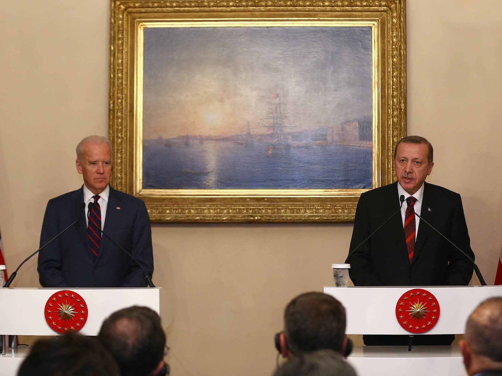 Biden, Türkiye’nin “ ilişkileri daha da kötüleştirebileceği ” yönündeki uyarılarına rağmen Ermeni Soykırımı’nı resmen kabul etmeye hazırlanıyor.