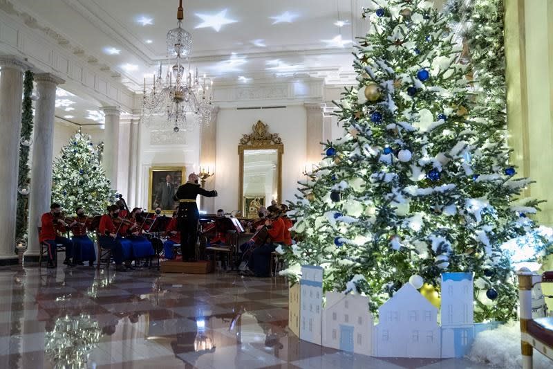 Harvey Hall Christmas Market 2022 White House Holiday Decor Honors Covid-19 Frontline Workers