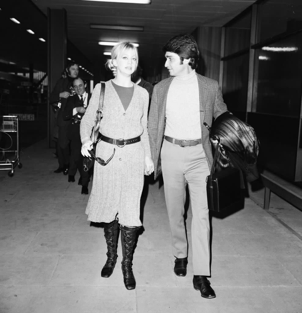 Celebrities At The Airport In The 1970s The Photos