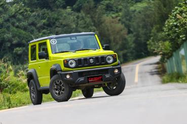 因日本母廠產能調控因素，Suzuki Jimny 將於明年再度告別台灣市場、十月「光輝專案」將是最後入手機會！