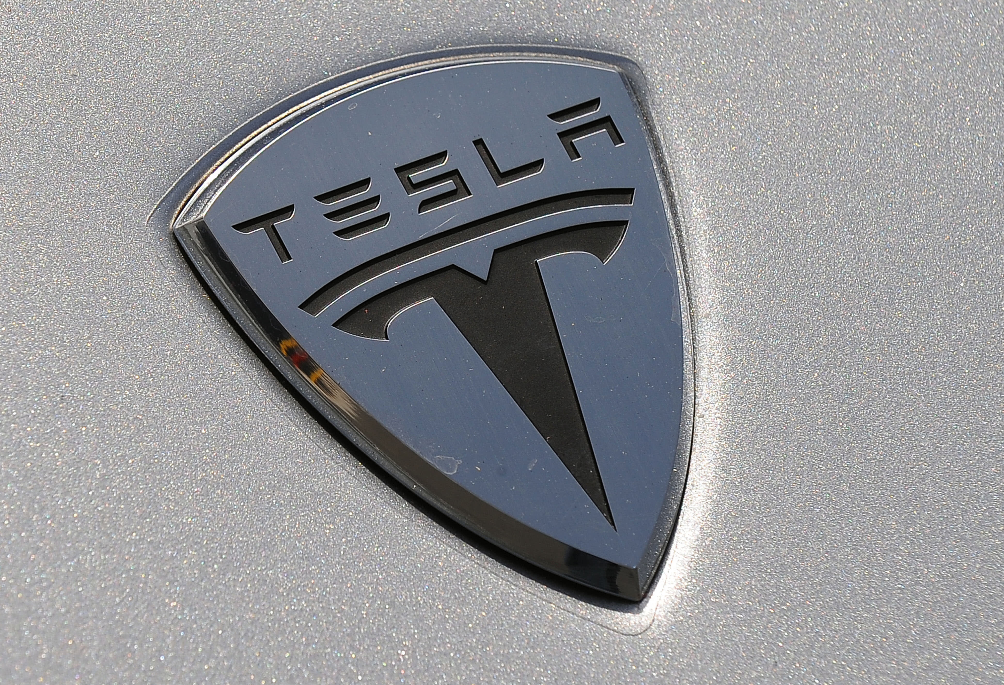 Tesla Is Privately Building Own Ev Battery Cells Report