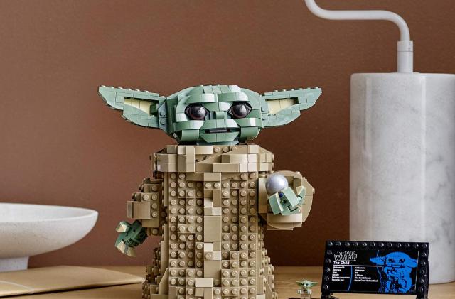 LEGO The Child Baby Yoda set