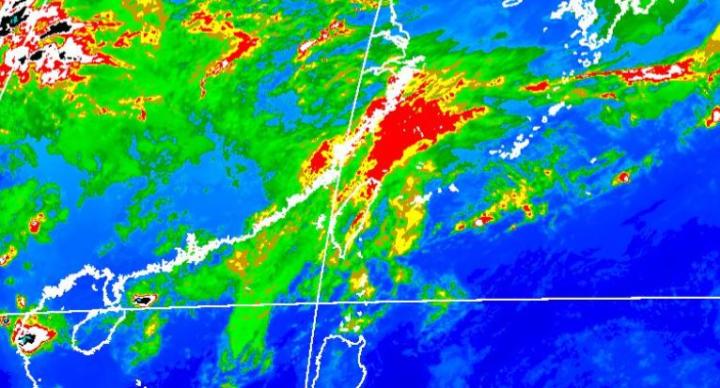 氣溫爬樓梯 東北季風砸雨來