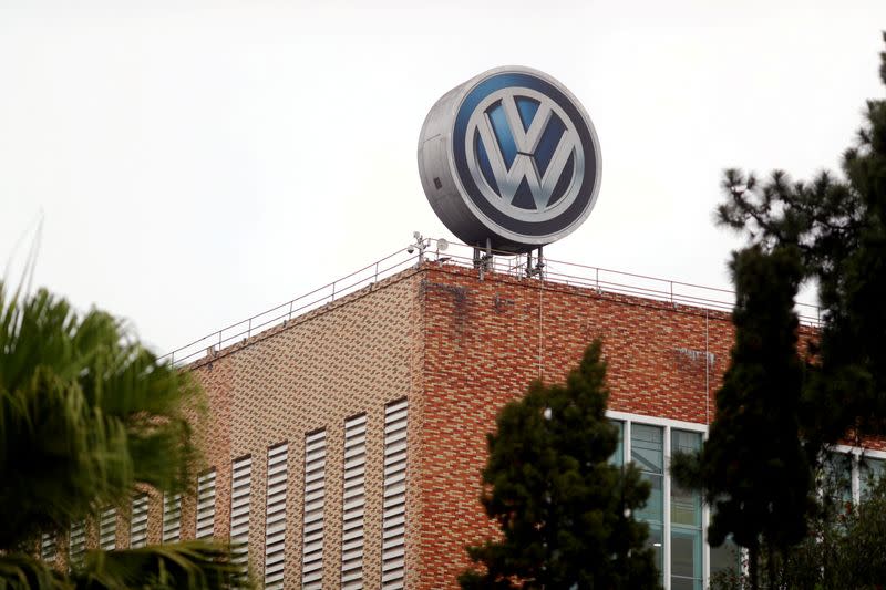 Volkswagen va réduire les heures de travail et les salaires au Brésil alors que la pénurie de pièces s’aggrave