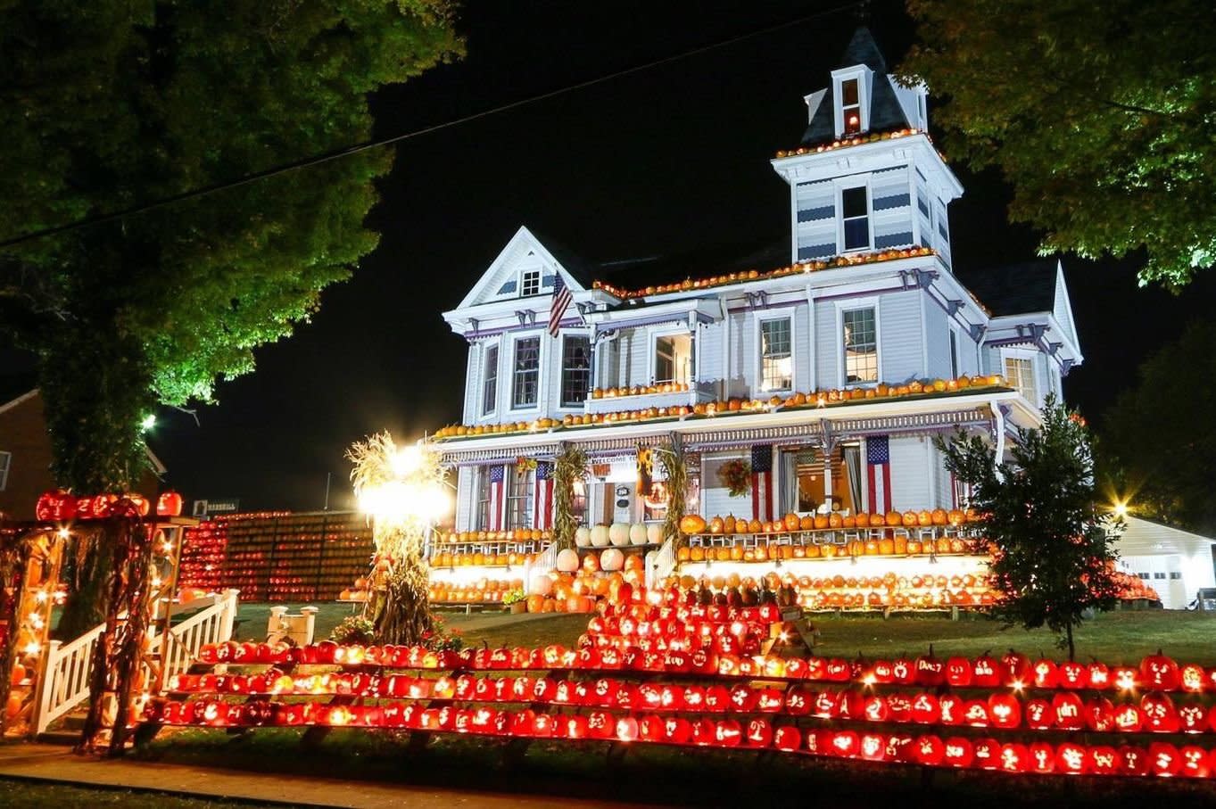 This West Virginia Home Has 3,000 Pumpkins On Display Every Halloween