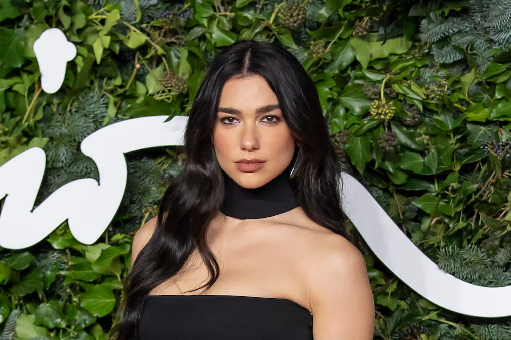 Dua Lipa’s Crystal-Toe Pumps Add Subtle Sparkle to Her All-Black Outfit ...