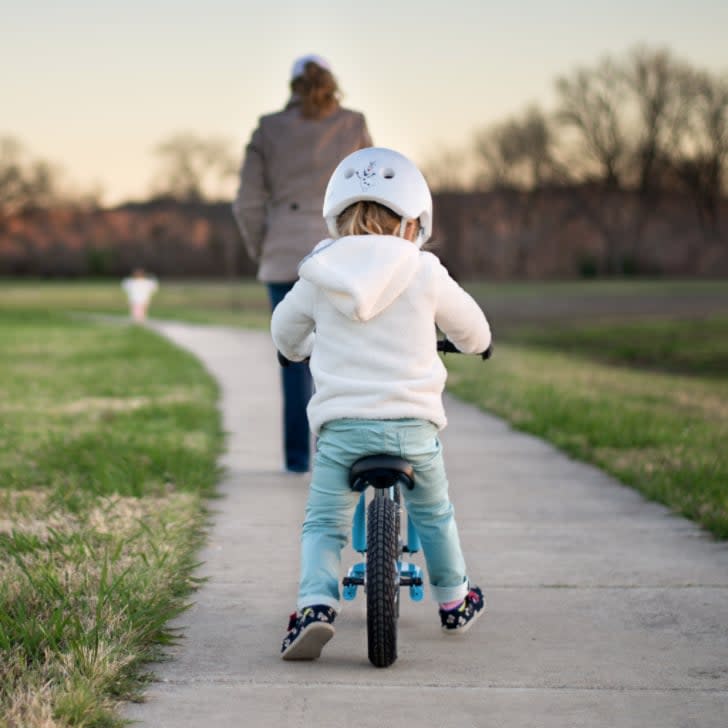 teaching a 7 year old to ride a bike