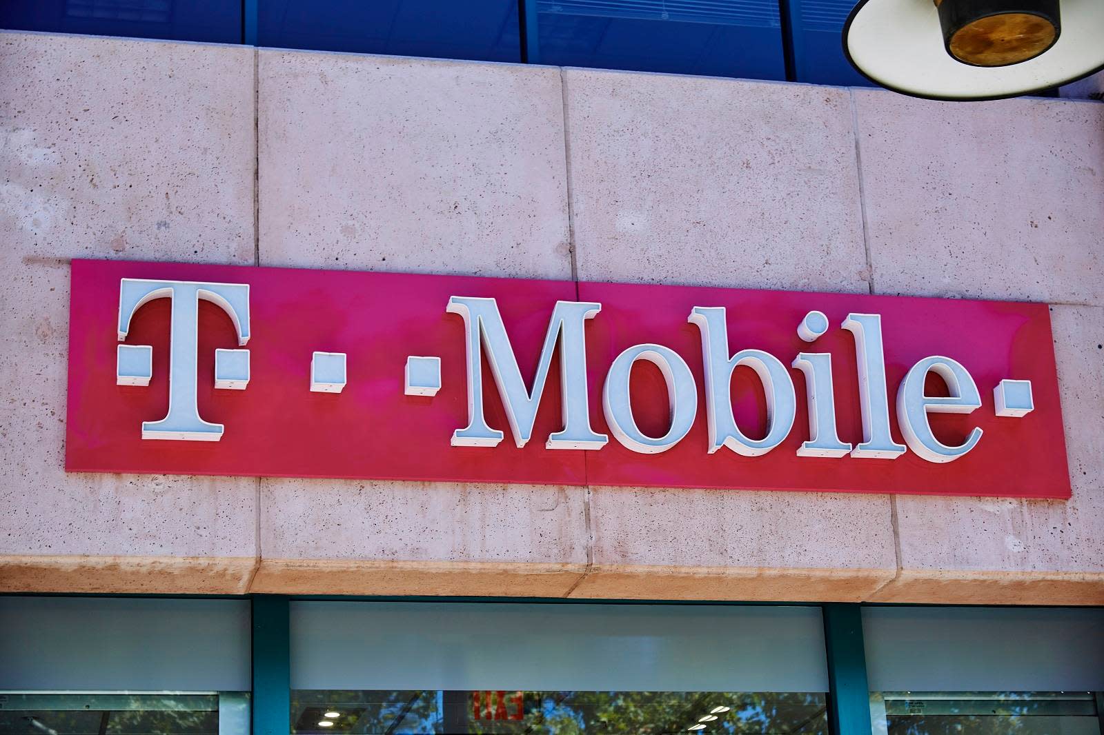 TMobile’s latest promotion includes a line of service for free