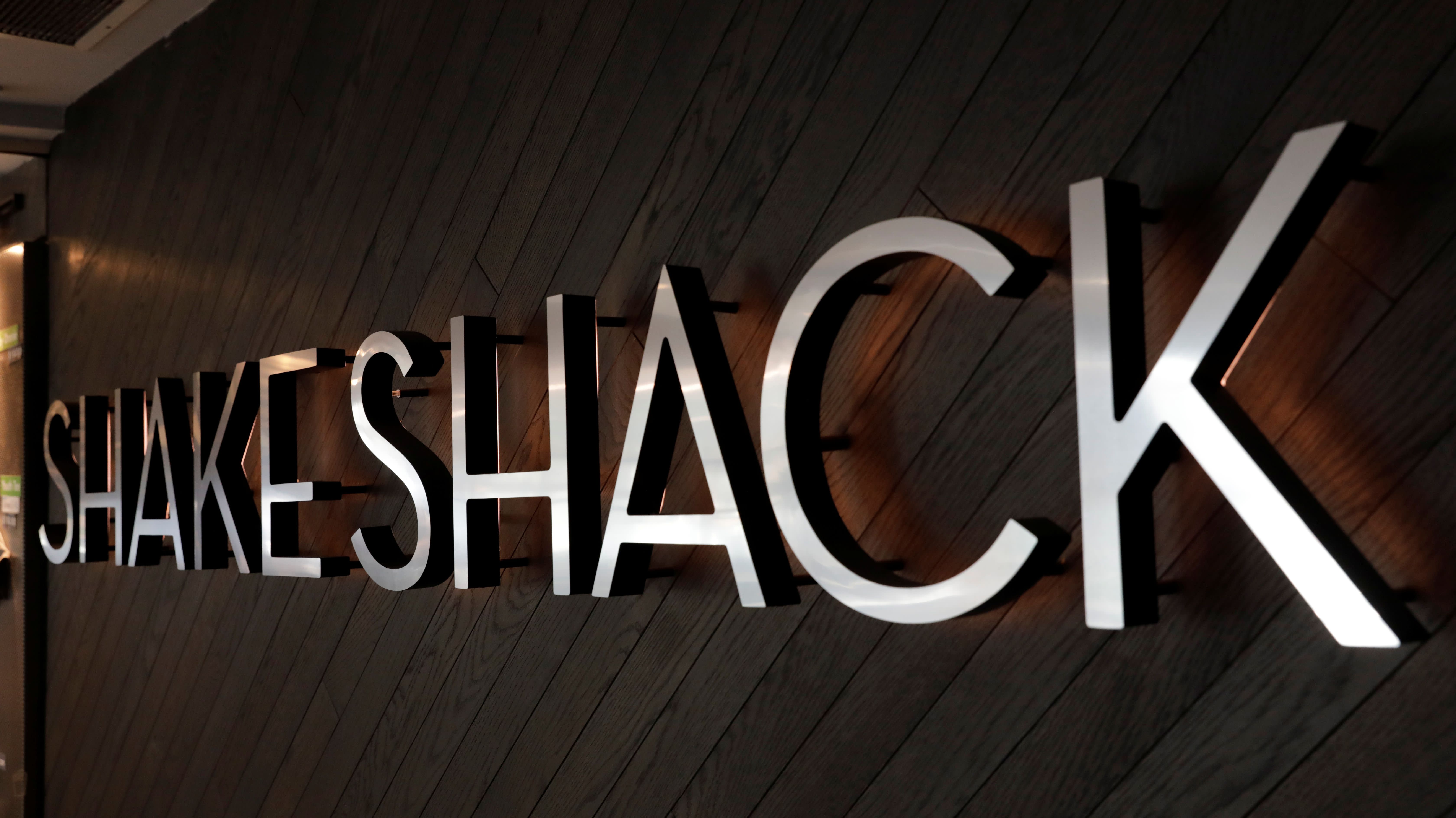 Shake Shack founder on changing the way restaurants do business - CBS News