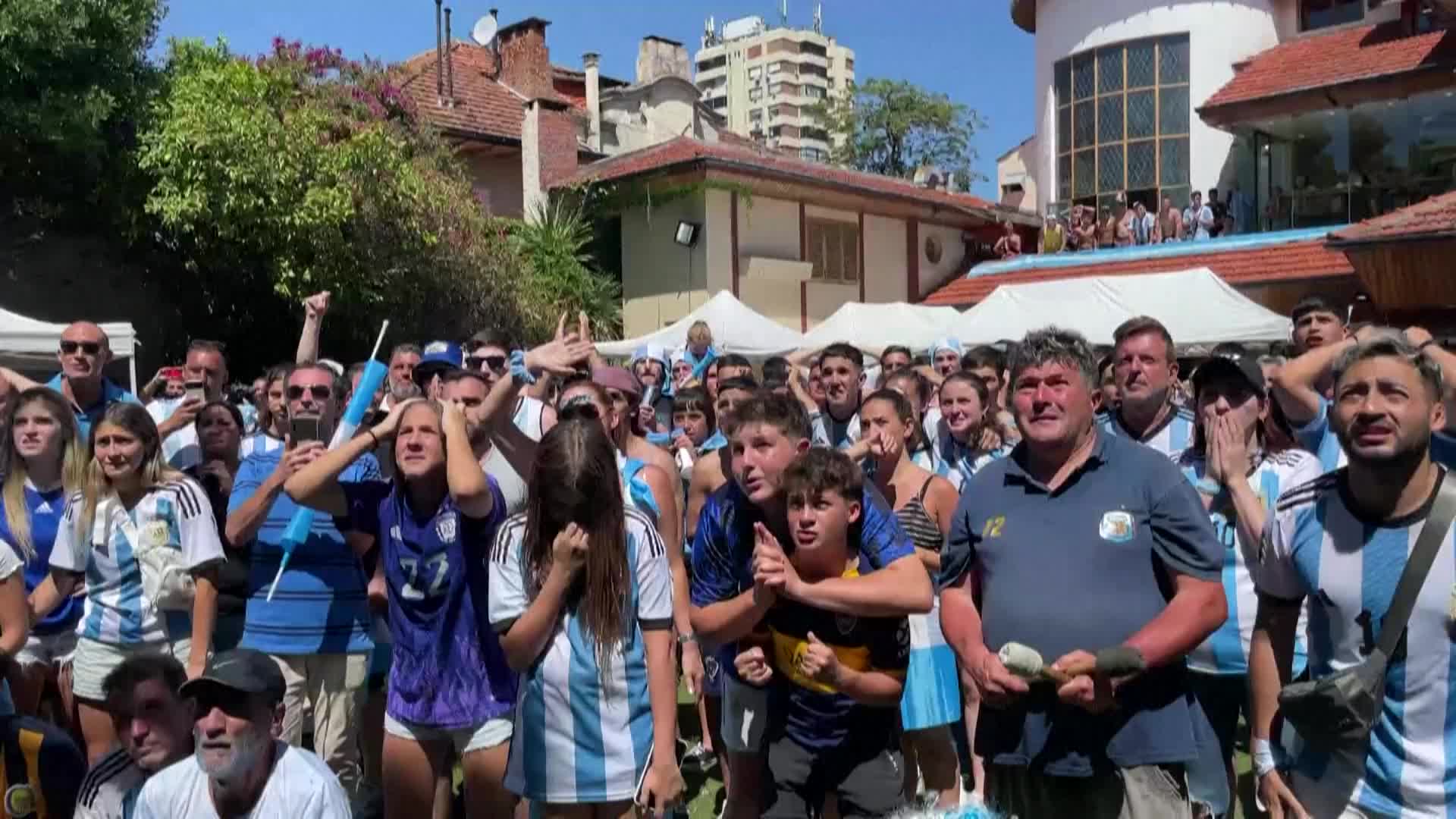 All About Argentina 🛎🇦🇷 on X: ❗️Emiliano Martinez: “I don't even go out  for coffee with friends. I am obsessed with my work. I want to be the best  goalkeeper in the