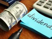 1 Dividend Stock Down 47%: Should You Buy It Hand Over Fist Right Now?