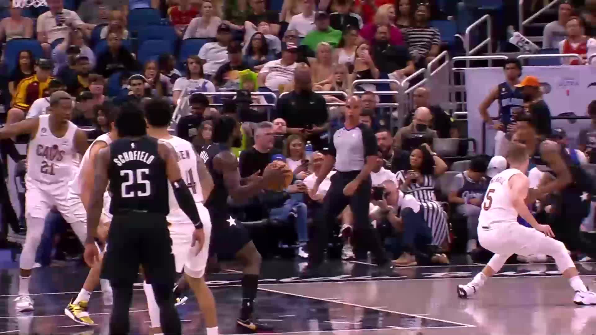 Jay Scrubb with a dunk vs the Cleveland Cavaliers
