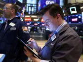 Dow sheds 200 points, FOMC minutes weigh on stocks