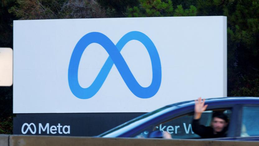 Commute traffic streams past the Meta sign outside the headquarters of Facebook parent company Meta Platforms Inc in Mountain View, California, U.S. November 9, 2022.  REUTERS/Peter DaSilva