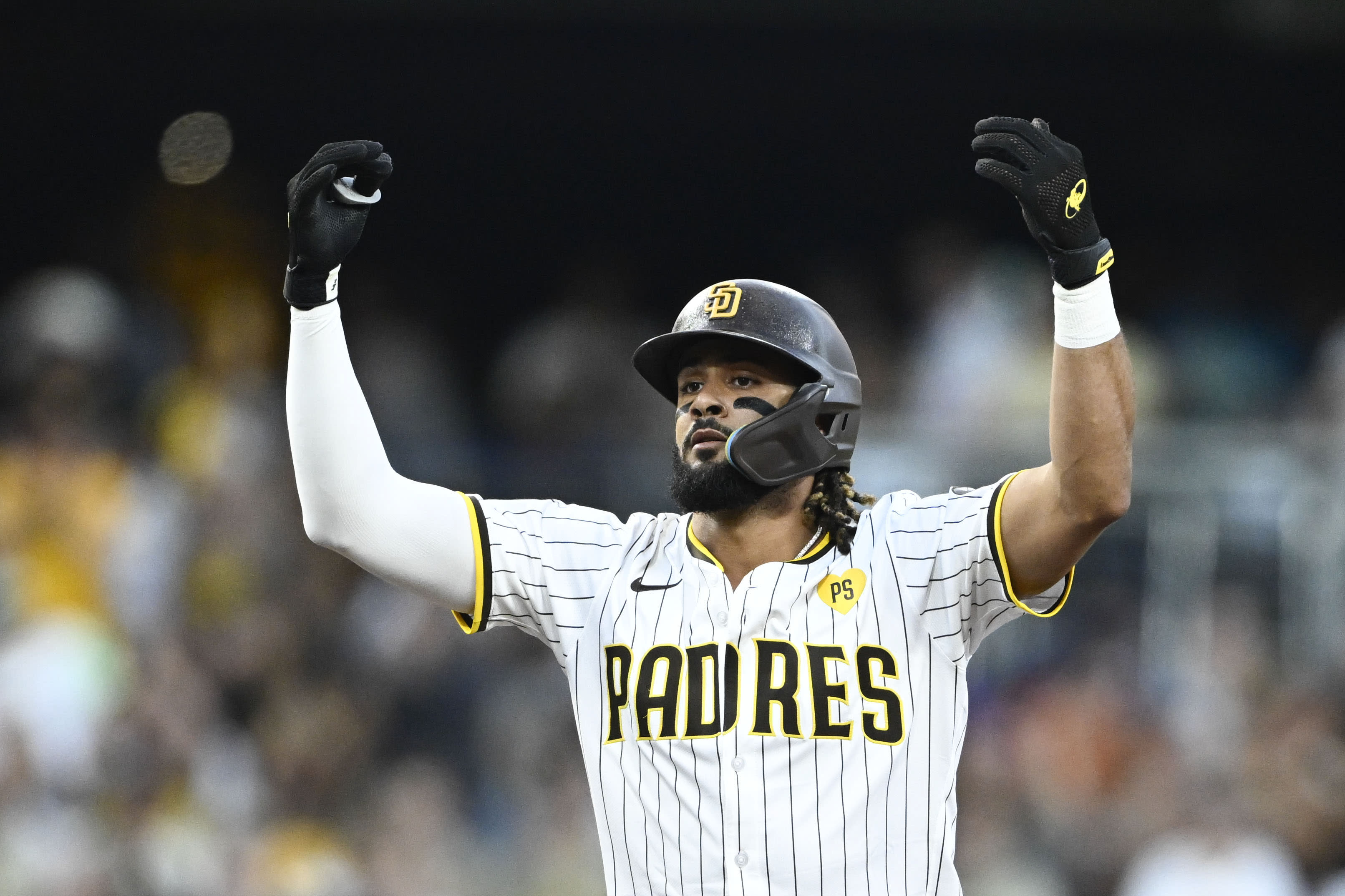 White Sox lose 119th game to tie the AL record as the Padres win 6-2 behind 3 home runs