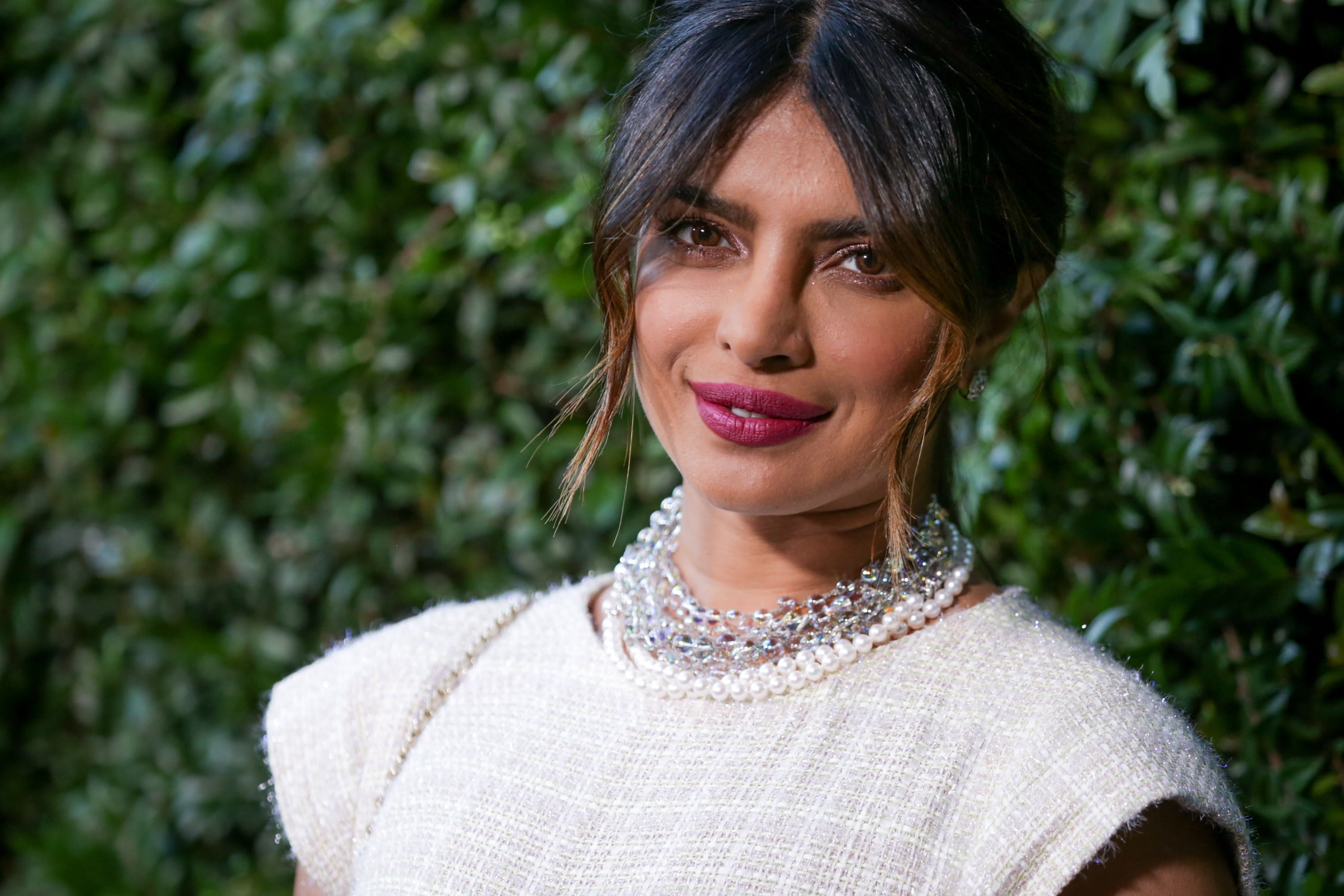 The Key to Wearing a Bright Lipstick Like Priyanka Chopra