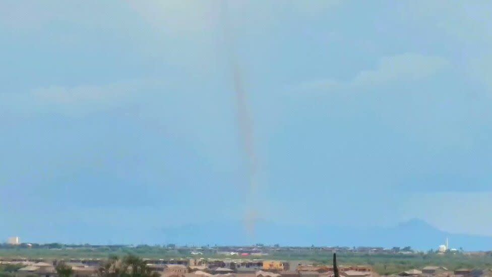 Landspout repéré au-dessus de Tucson lors de violents orages