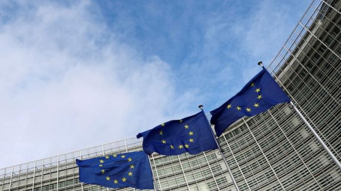 FILE PHOTO: European Union flags fly outside the European Commission in Brussels, Belgium November 8, 2023. REUTERS/Yves Herman/File Photo