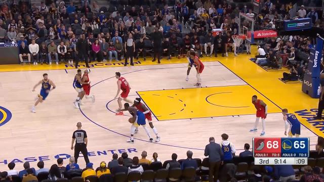 Kevon Looney with a dunk vs the Portland Trail Blazers