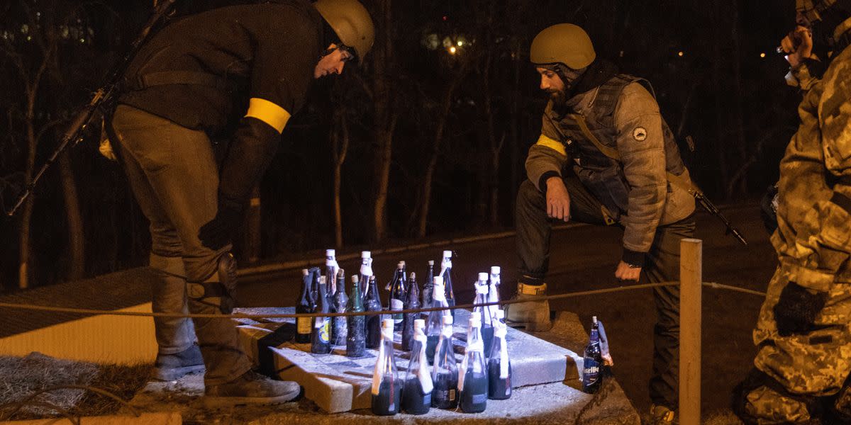 Ukrainian Soldiers Play Grimmest Board Game Ever As They Wait For Russians
