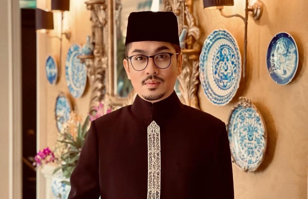 Malaysian Designer Rizalman Shuts Down Businesses For Two Weeks To Protect Workers From Covid 19
